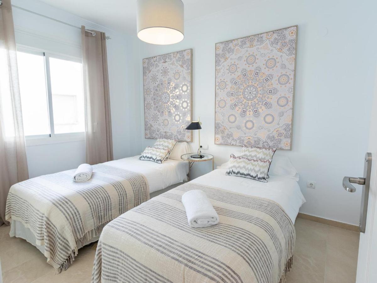 Appartamento Vacation I Terrazas De Banus, Romantic, Jacuzzi, Pet-friendly, Cosy Duplex Penthouse, 2min Walk To Marina