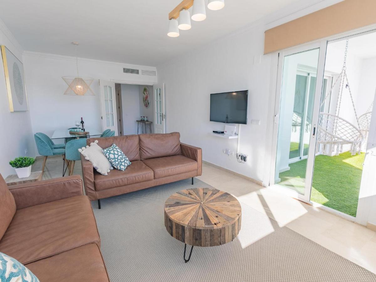 Appartamento Vacation I Terrazas De Banus, Romantic, Jacuzzi, Pet-friendly, Cosy Duplex Penthouse, 2min Walk To Marina