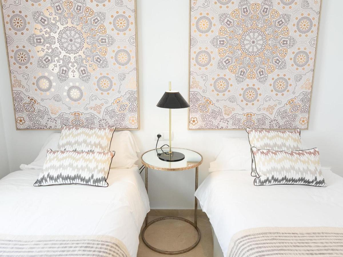 Appartamento Vacation I Terrazas De Banus, Romantic, Jacuzzi, Pet-friendly, Cosy Duplex Penthouse, 2min Walk To Marina